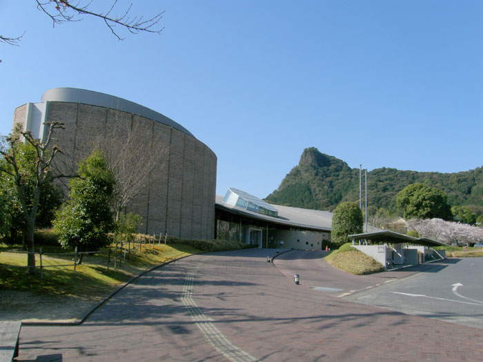 武雄市図書館・歴史資料館