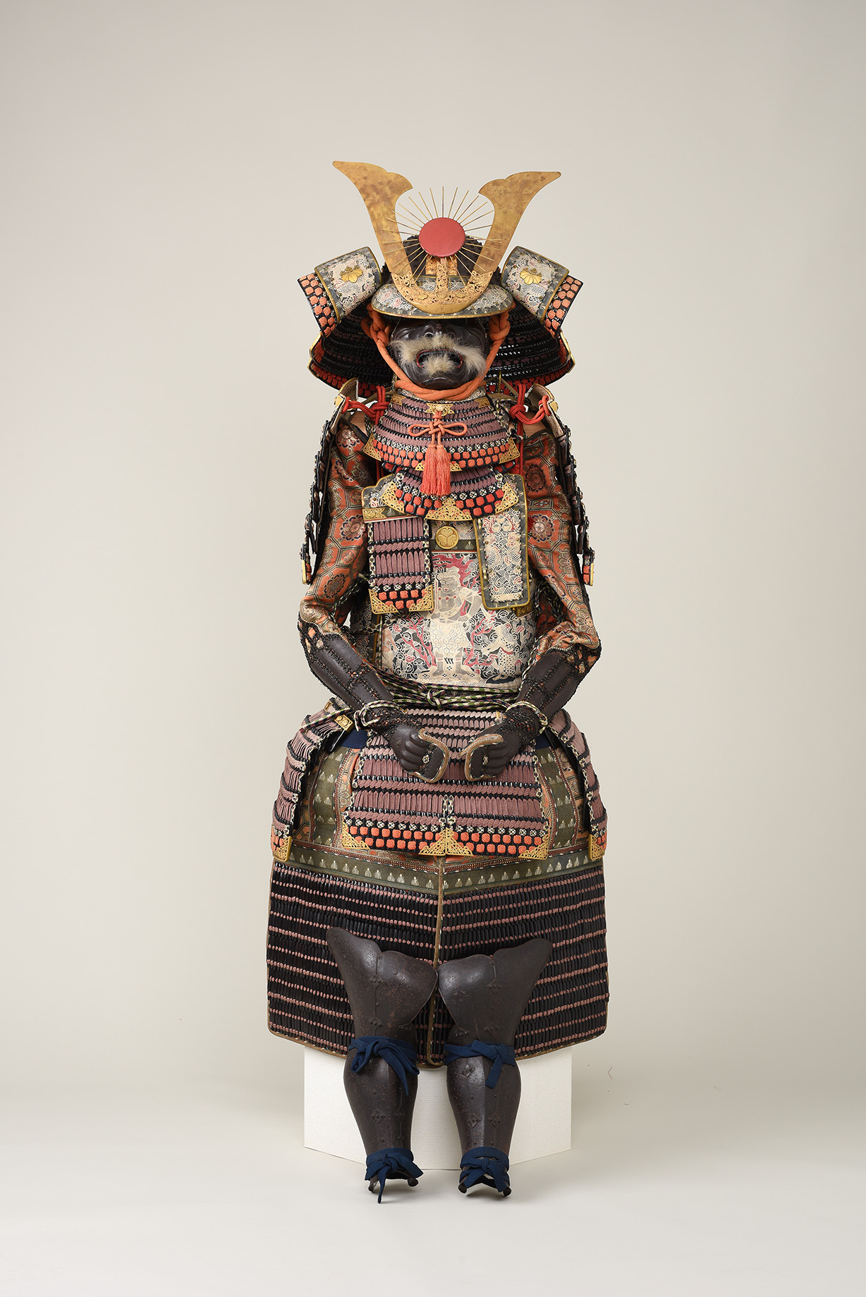 猪目が揃う松江藩の甲冑